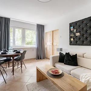 niceone-apartment-no-5-150m-od-rynku.hotelswroclaw.com/